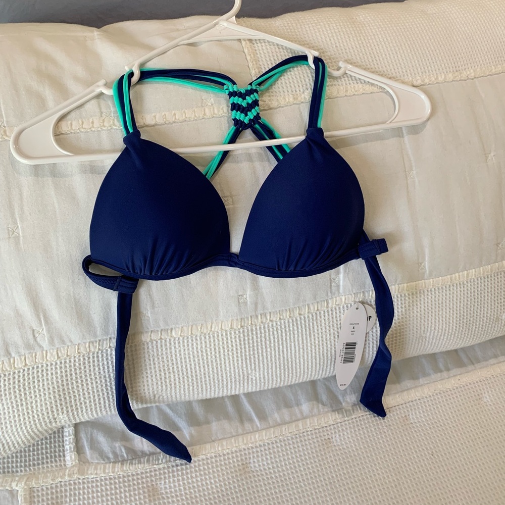 Bikini top. Size small. NWT